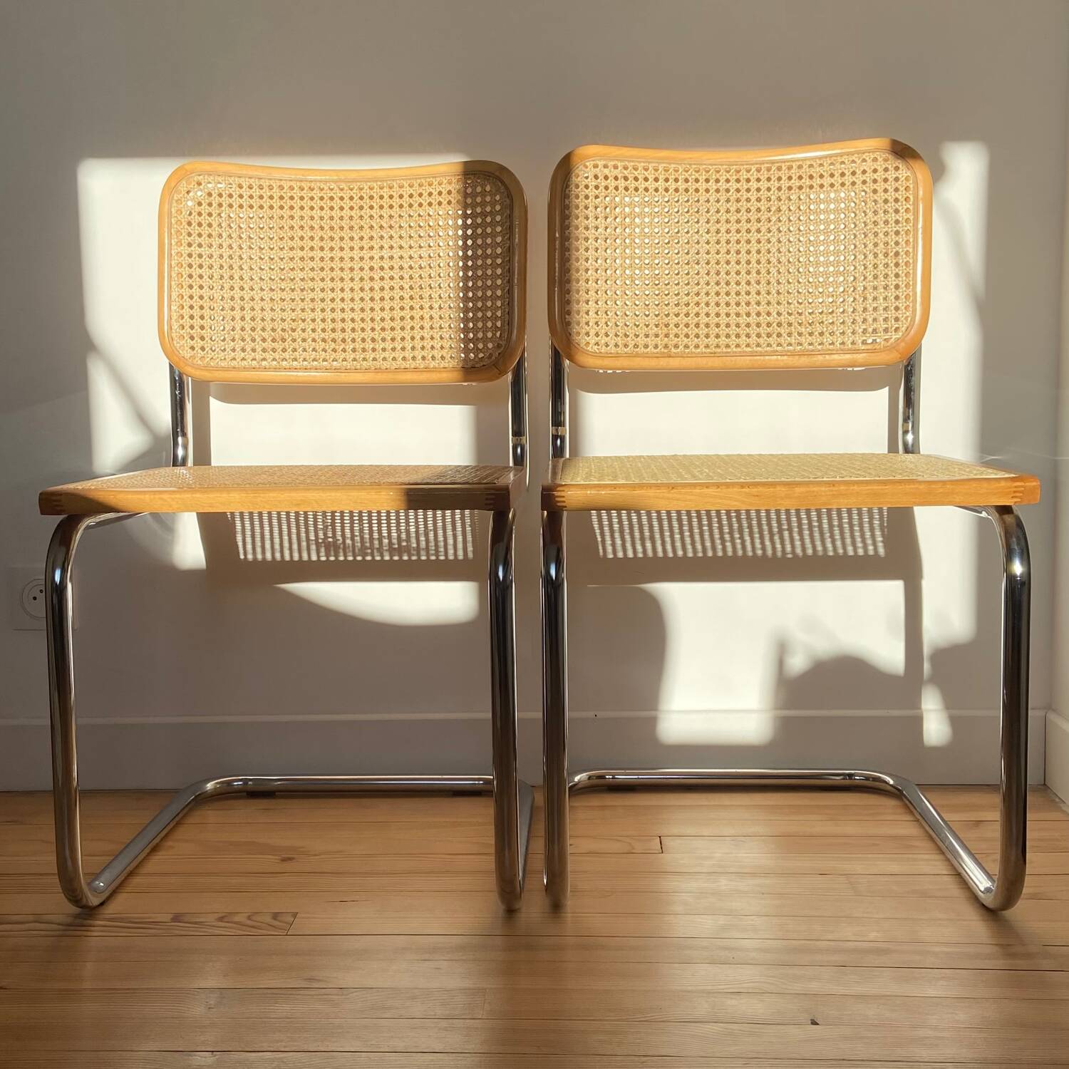 Paire de chaises cannées italiennes design Breuer