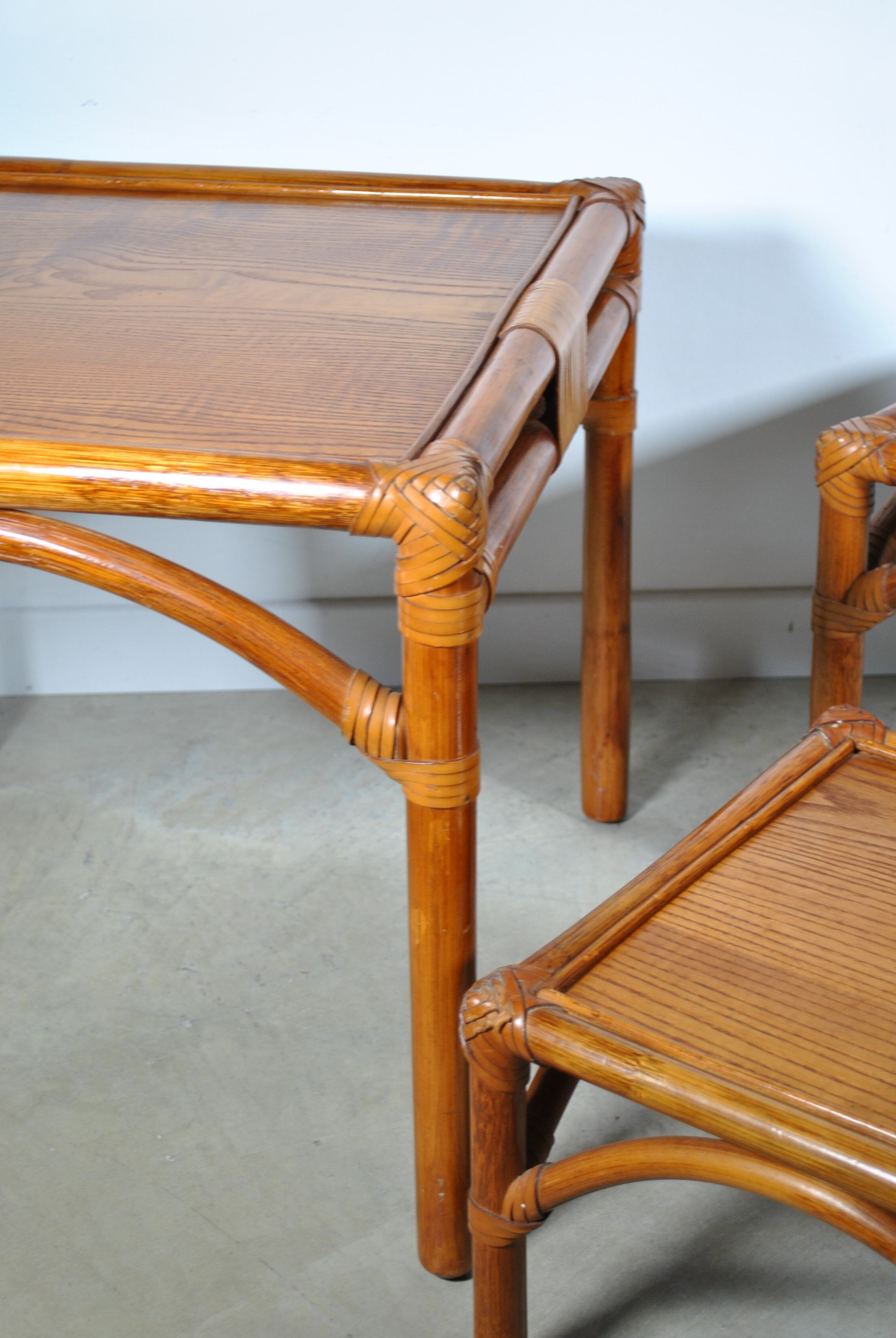 Rattan trundle table 1980