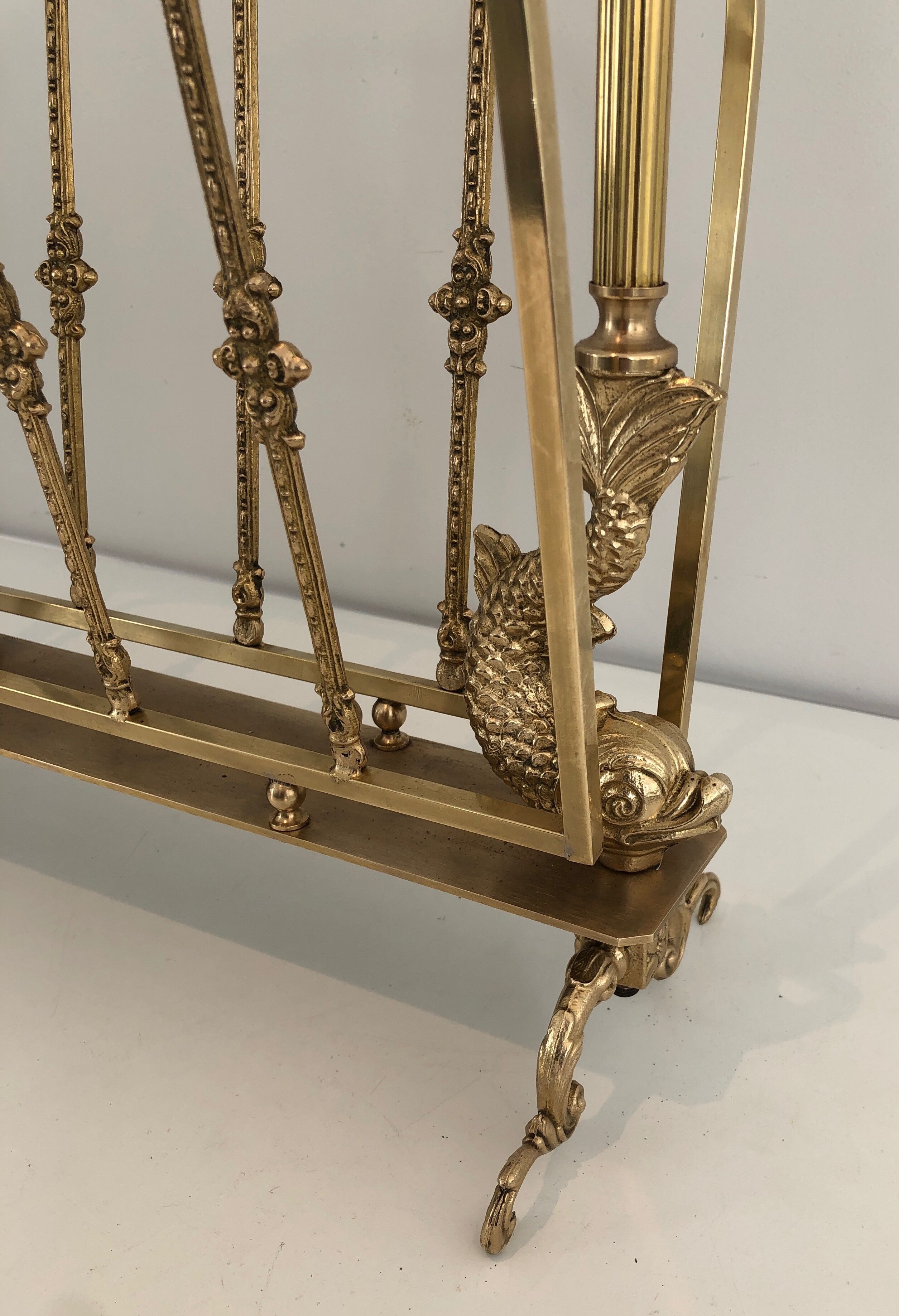 Porte-revues en laiton