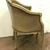 Paire de fauteuils de style Louis XV en hêtre patiné XX siècle