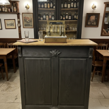 Flemish tavern counter