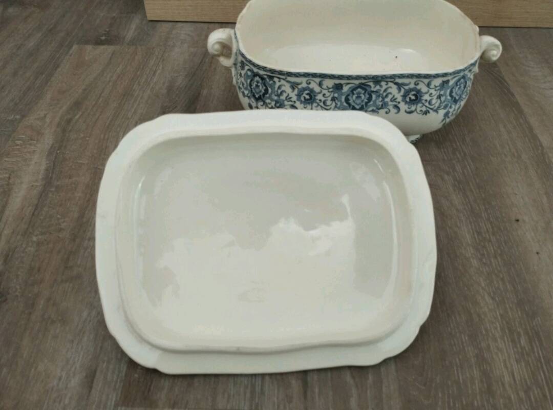 Gien soup tureen with tray / Retro/ Vintage