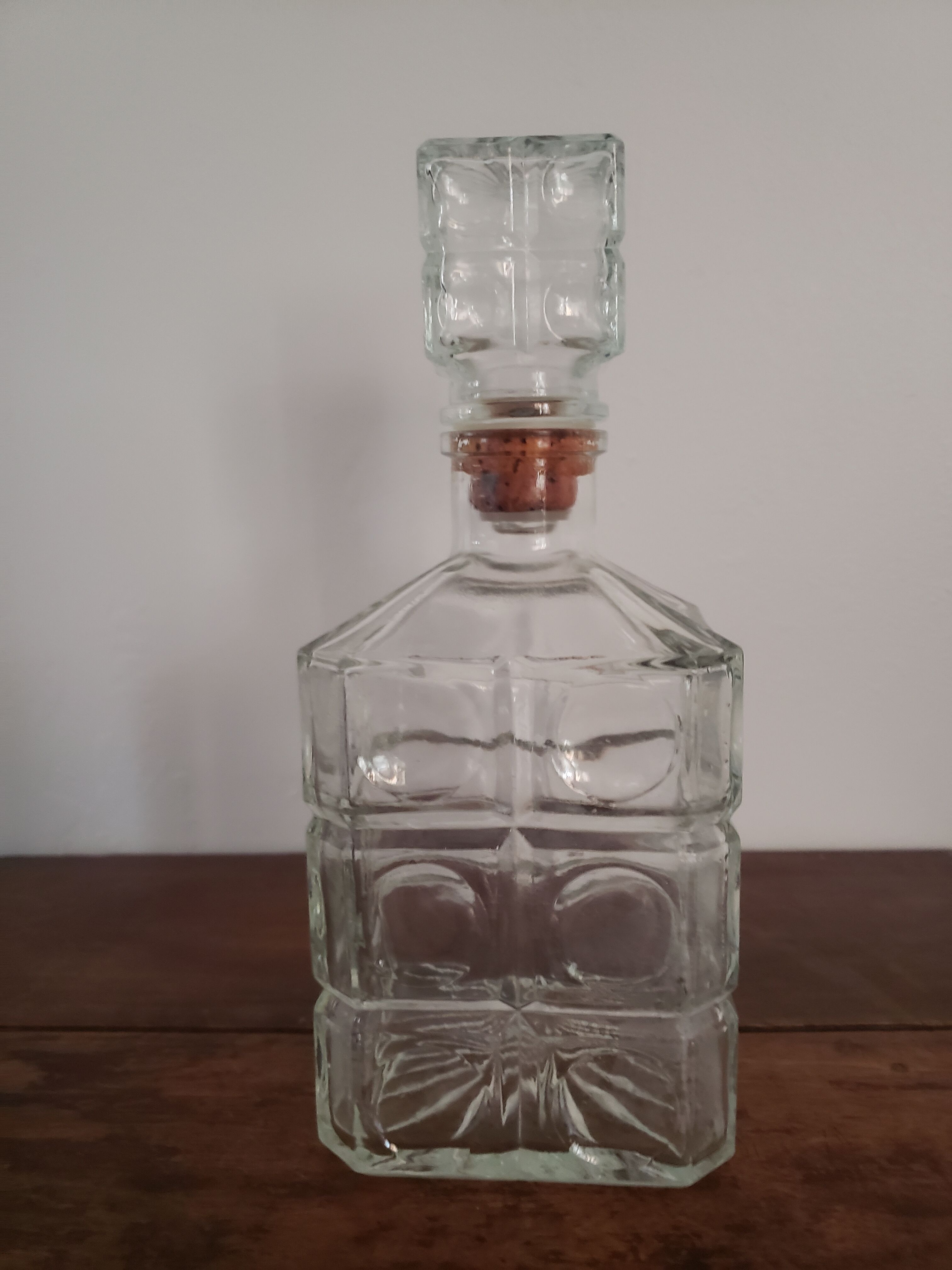 Whiskey decanter
