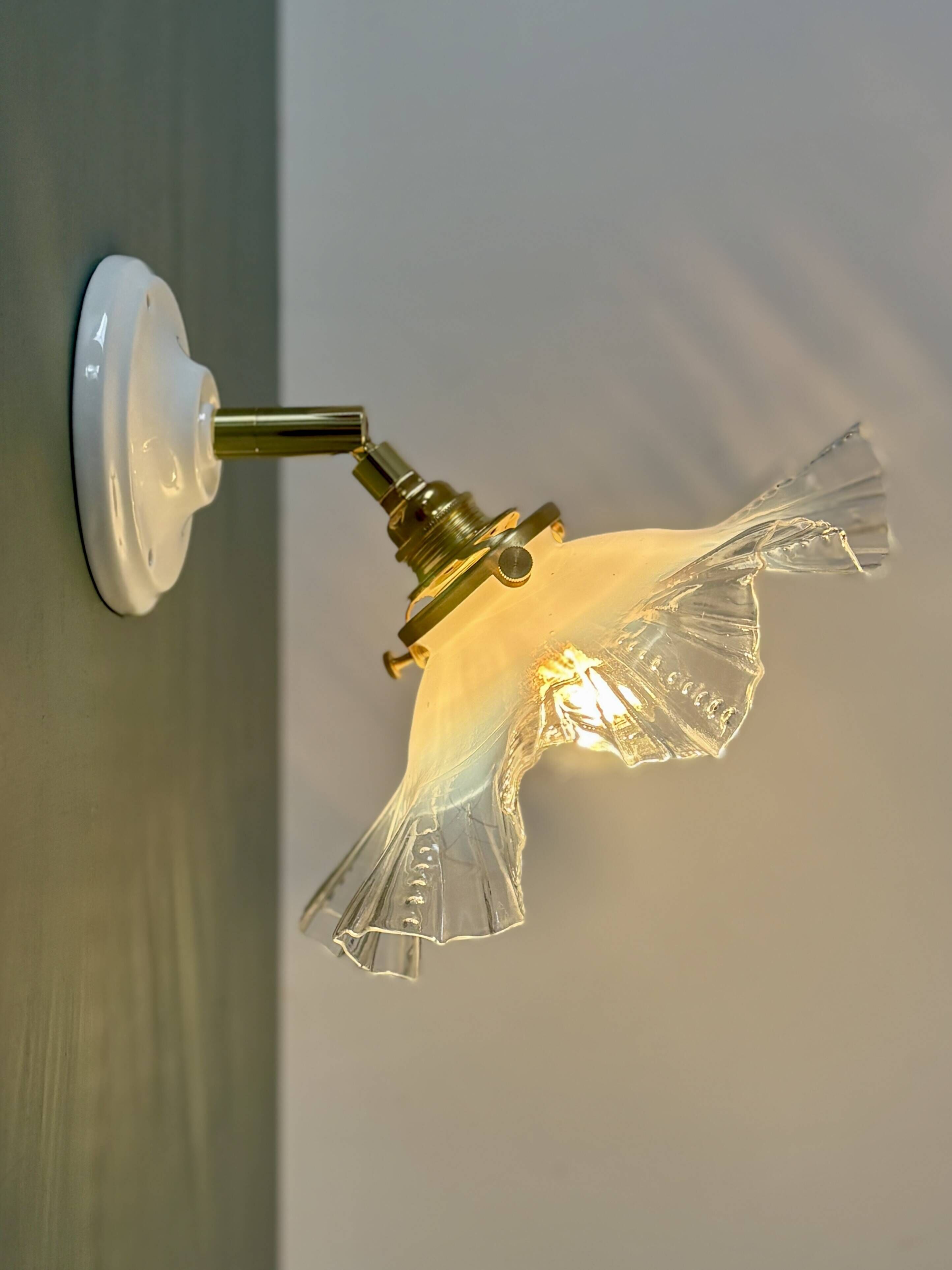 Applique abat-jour vintage en verre blanc et transparent