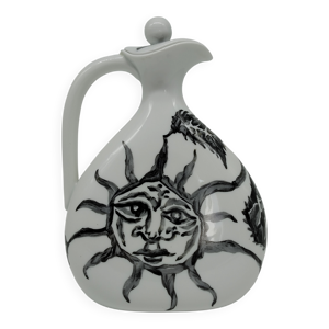pichet en porcelaine