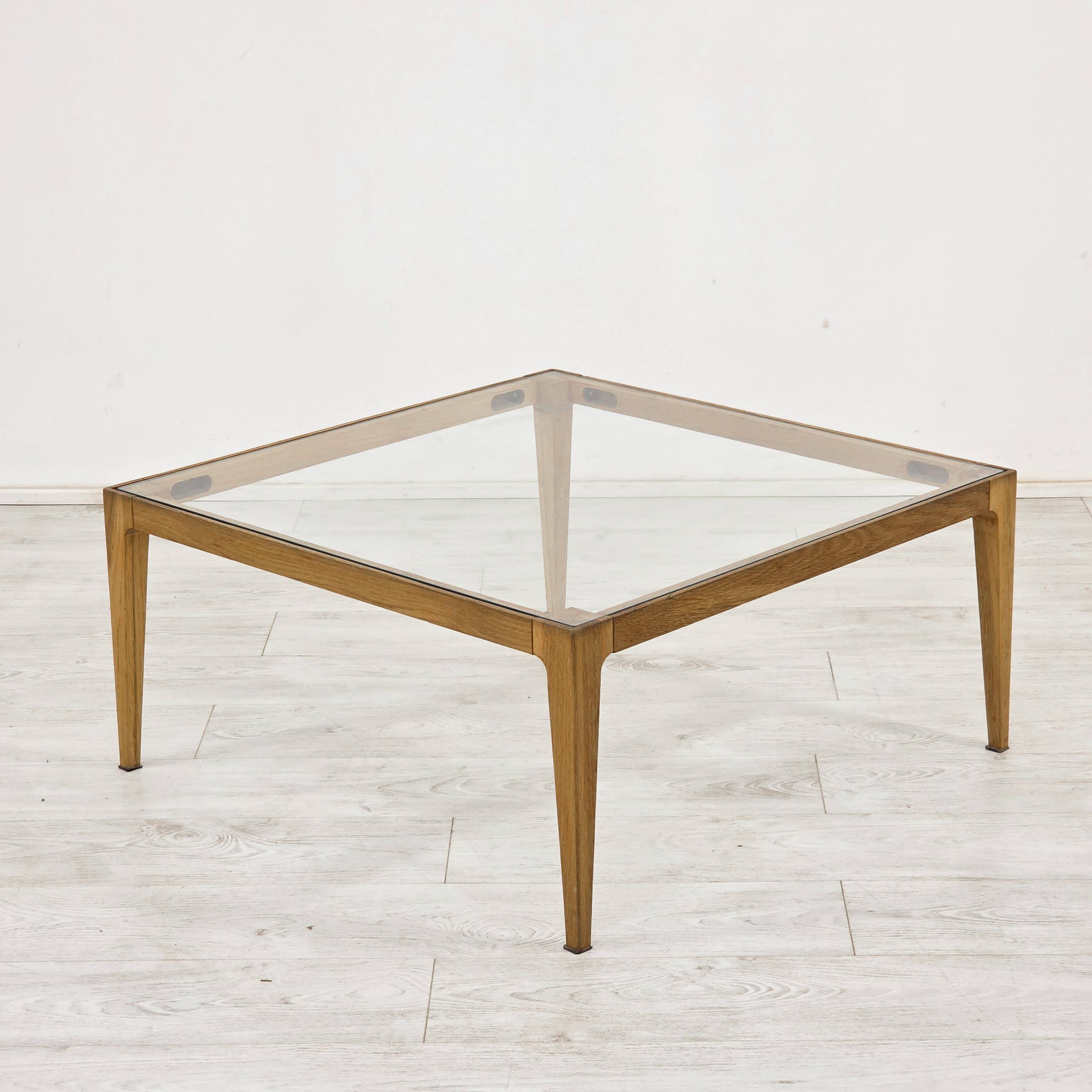 Scandinavian design coffee table in oak and glass
