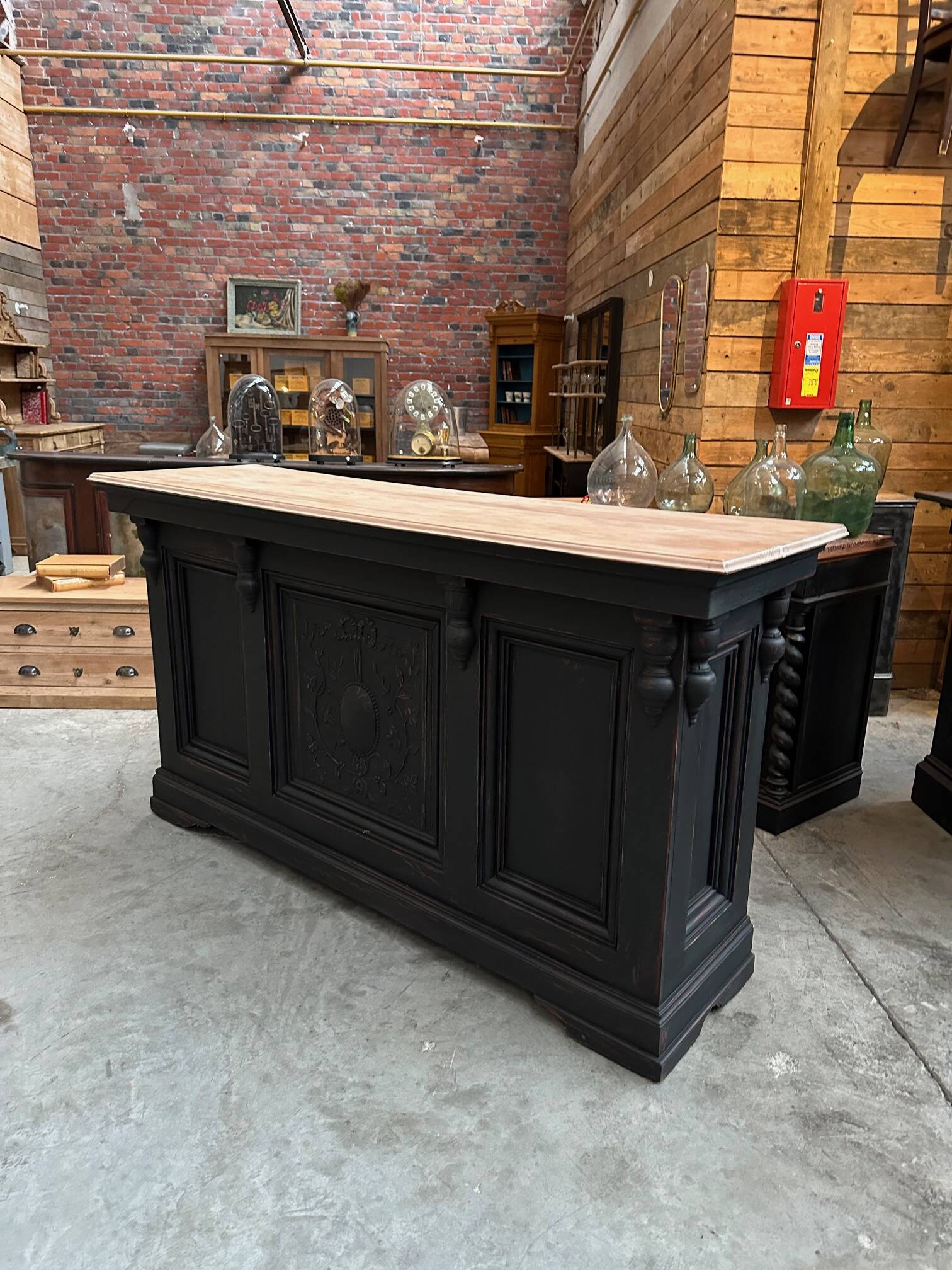 Early 20th century bar counter