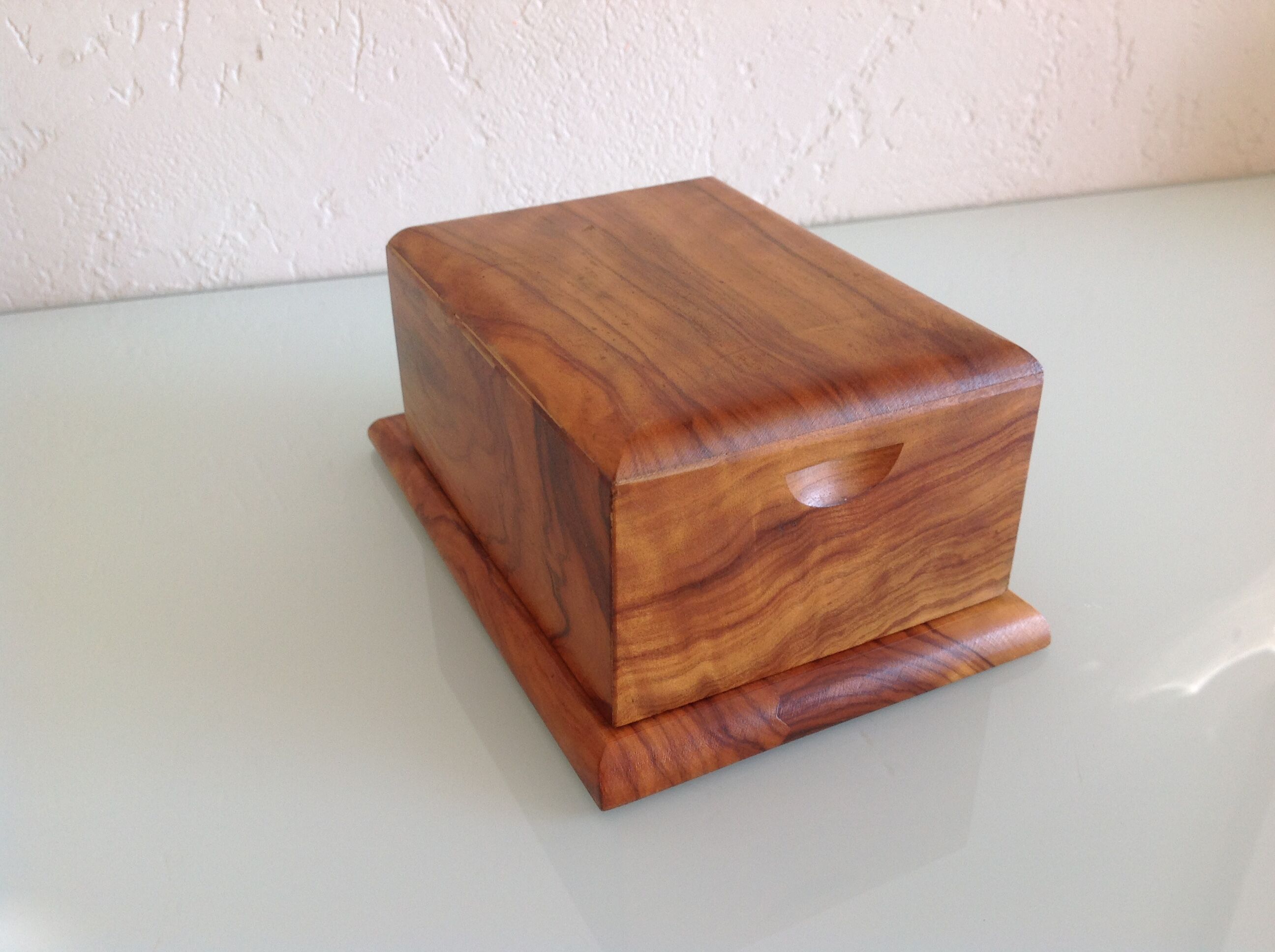 Old patented/vintage 1970s cigarette box