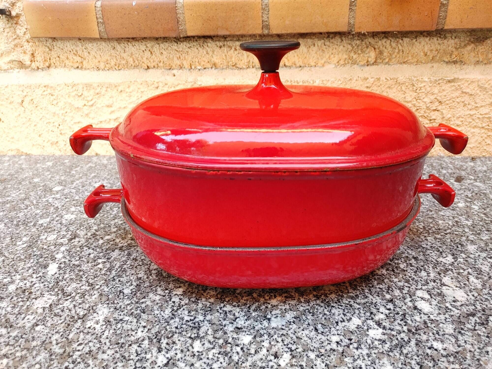The Crucible Cocotte & its enamelled cast iron dish Enzo Mari Model MAMA N° 29