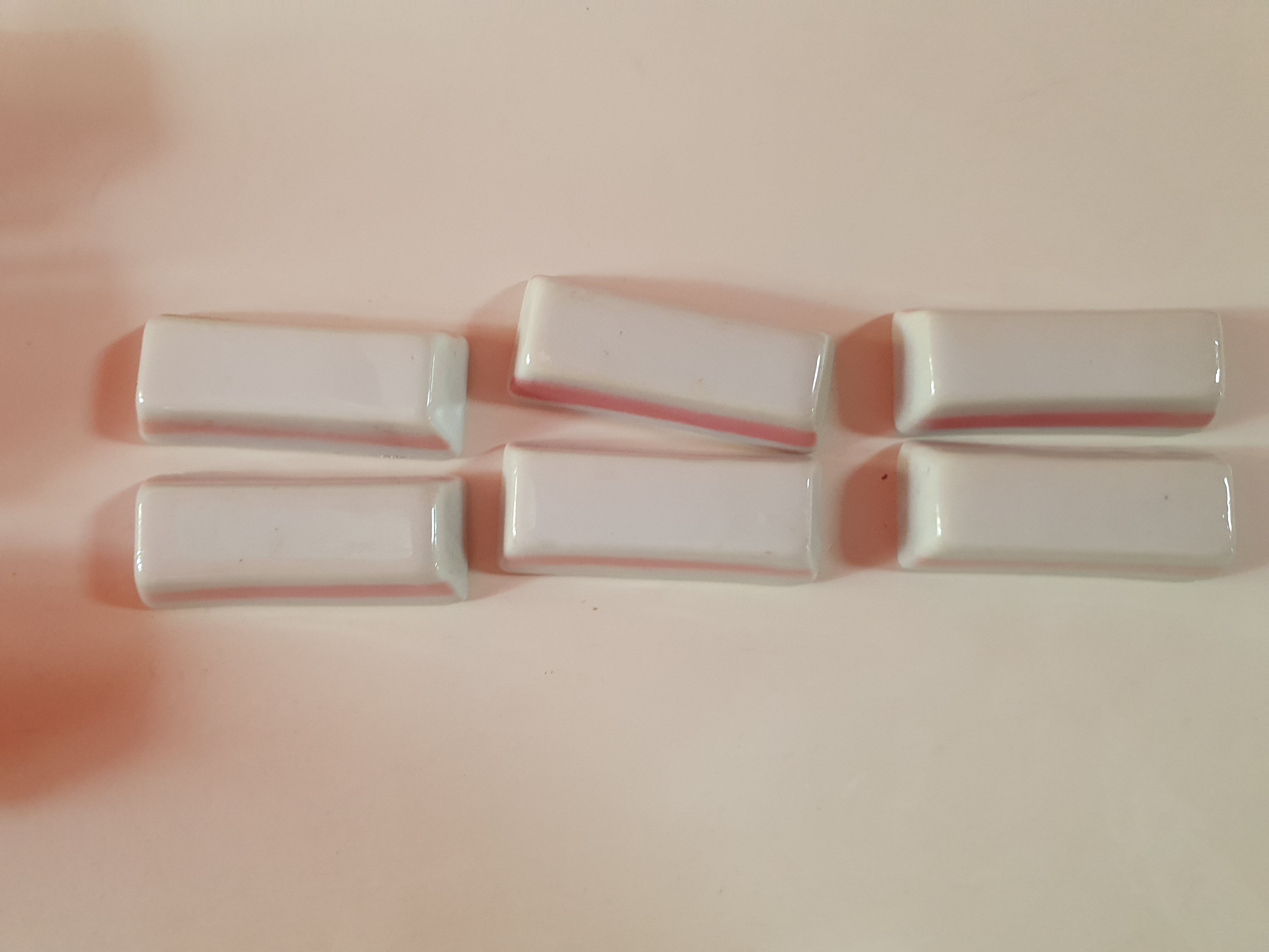 Set of 6 vintage knife holders in white and pink ceramic