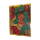 Lot de 77 jetons publicitaires de jeu en bois plusieurs marques
