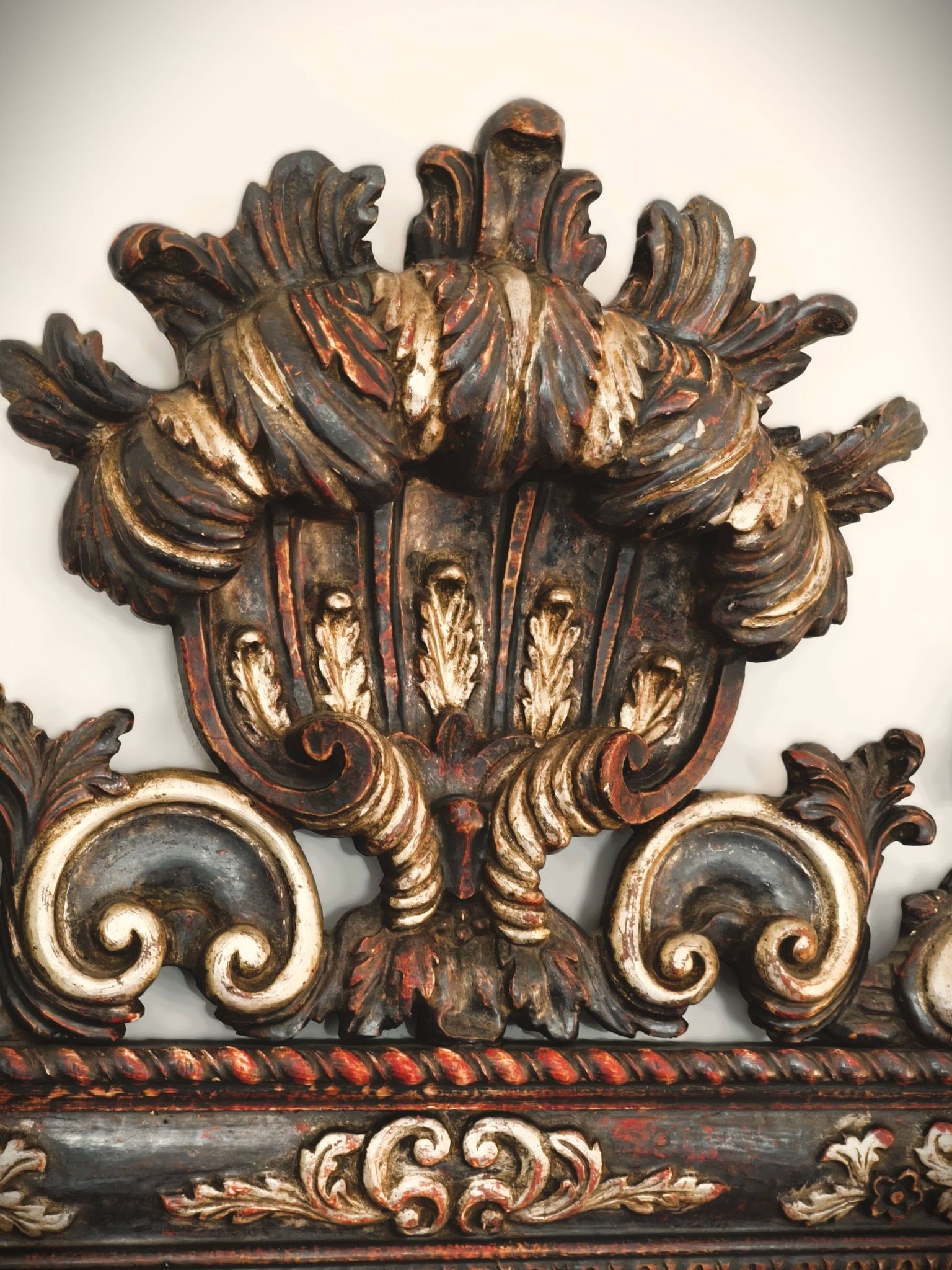 Grande Miroir Italien Sculpté, Bois Doré et Patiné, Style Baroque Rococo, A