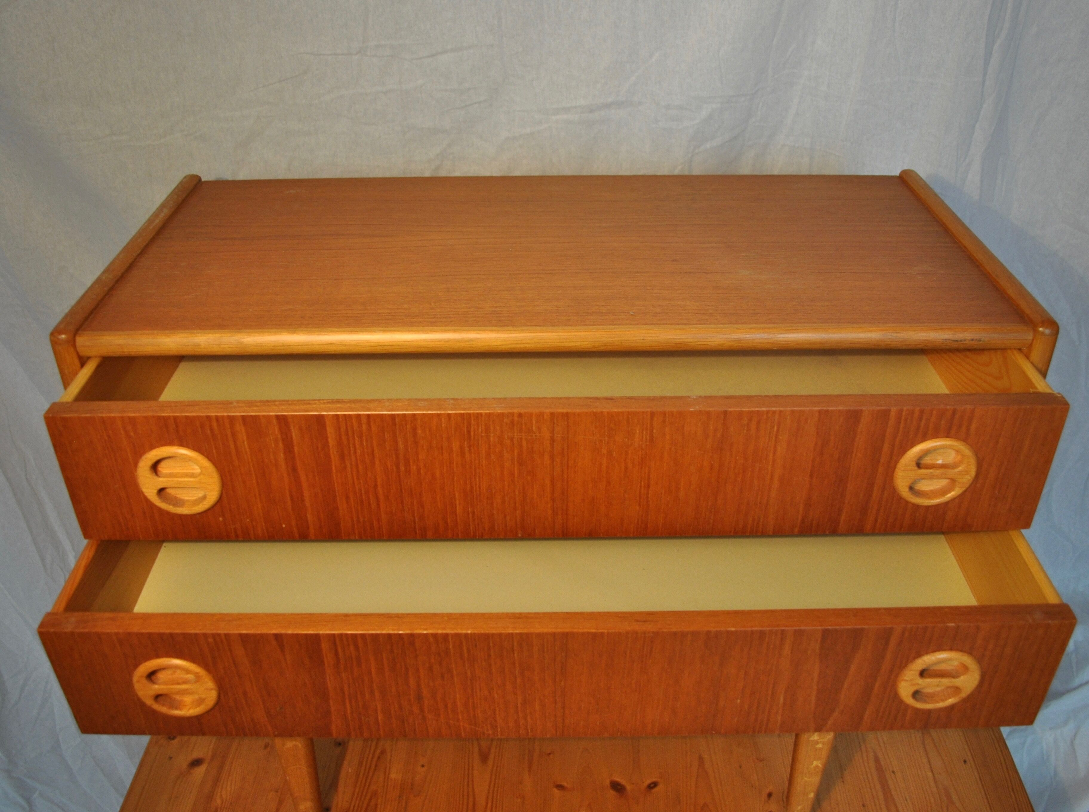 Commode scandinave en teck, Suède 1960
