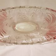 Oval bowl in crystal and frosted glass, pink and frosted.