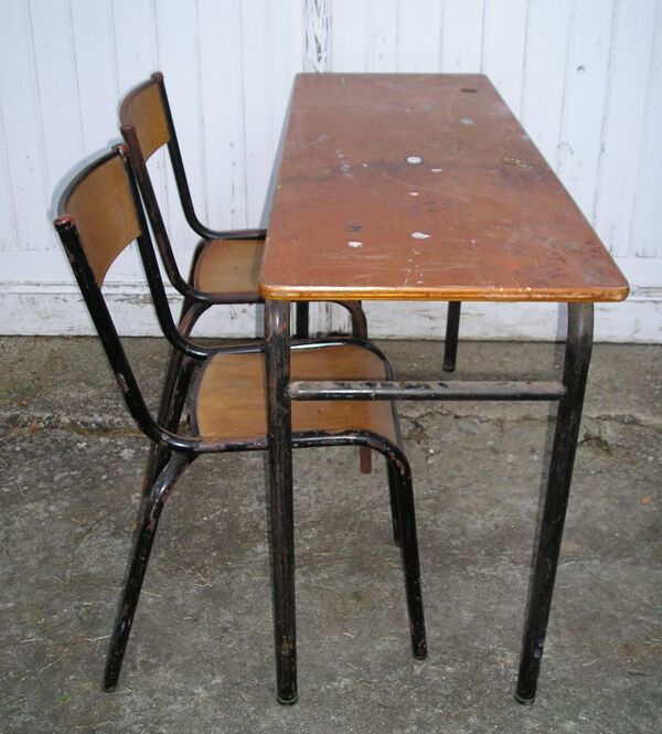 Table d'école et ses 2 chaises Mullca années 60/70