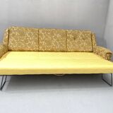 Canapé pliant rembourré du milieu du siècle, années 1970, Europe centrale