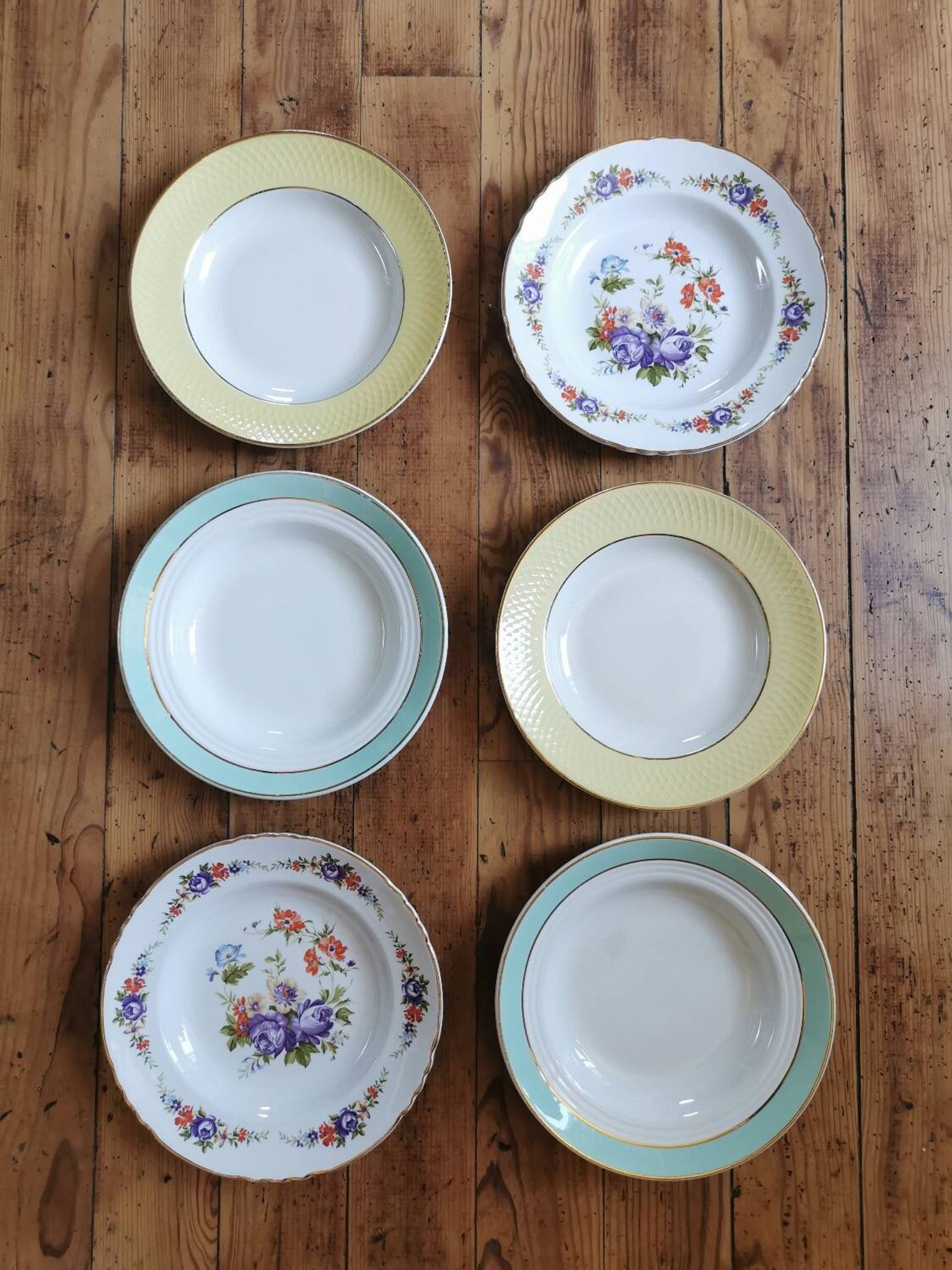 Assiettes creuses vintage dépareillées