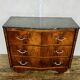 Commode galbée Art Déco en noyer