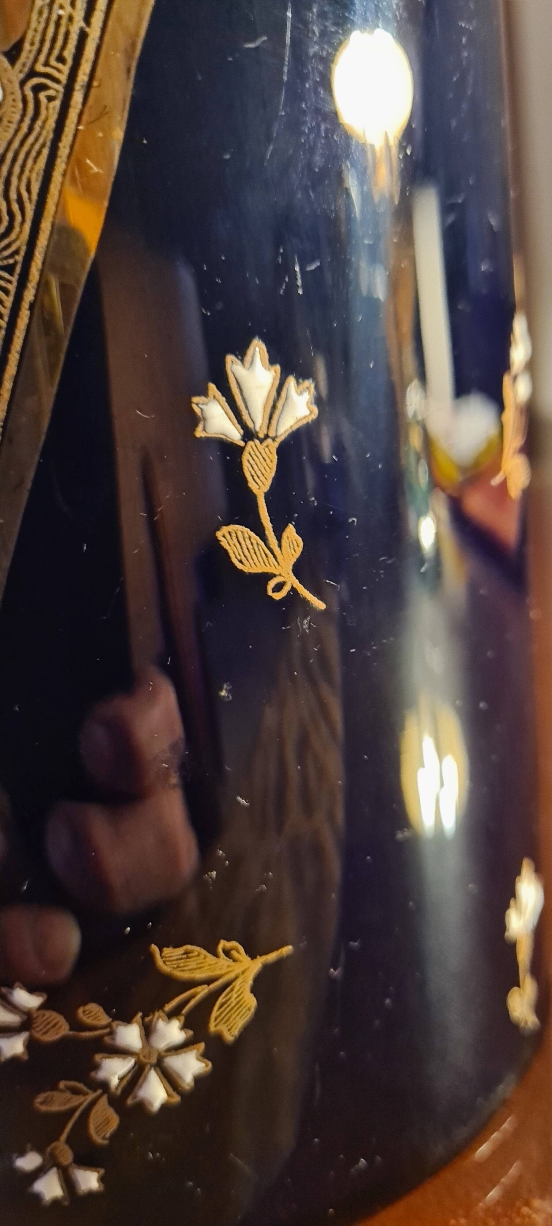 Lunéville roll-shaped vase