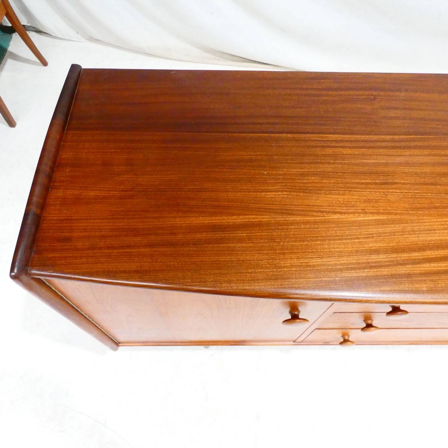 Vintage Teak Enfilade "Bow Front" – Greaves & Thomas – English Design