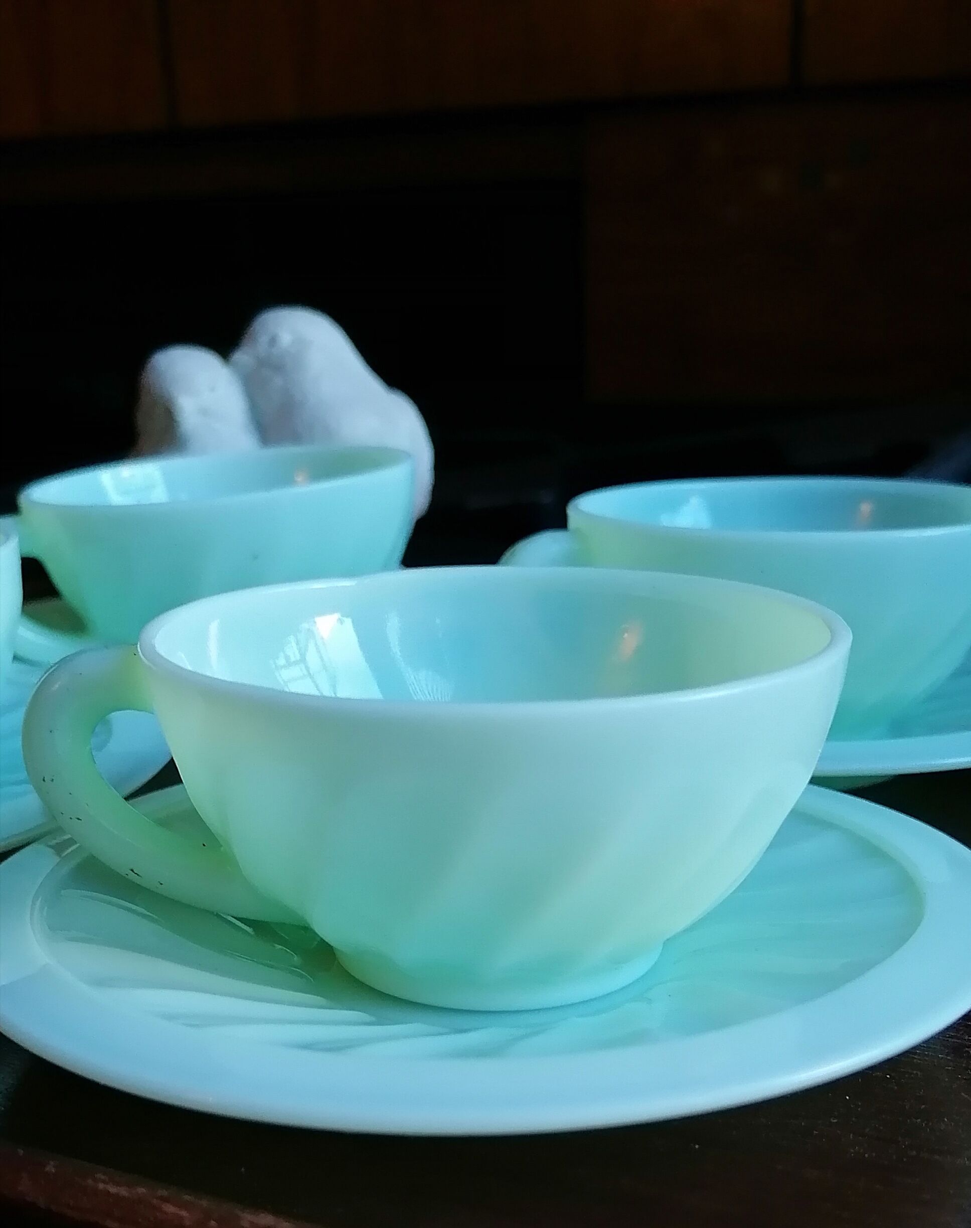 4 cups and saucers in mint green opaline whirlpool model, vintage 60s