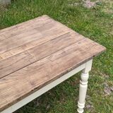 Farmhouse table with drawer