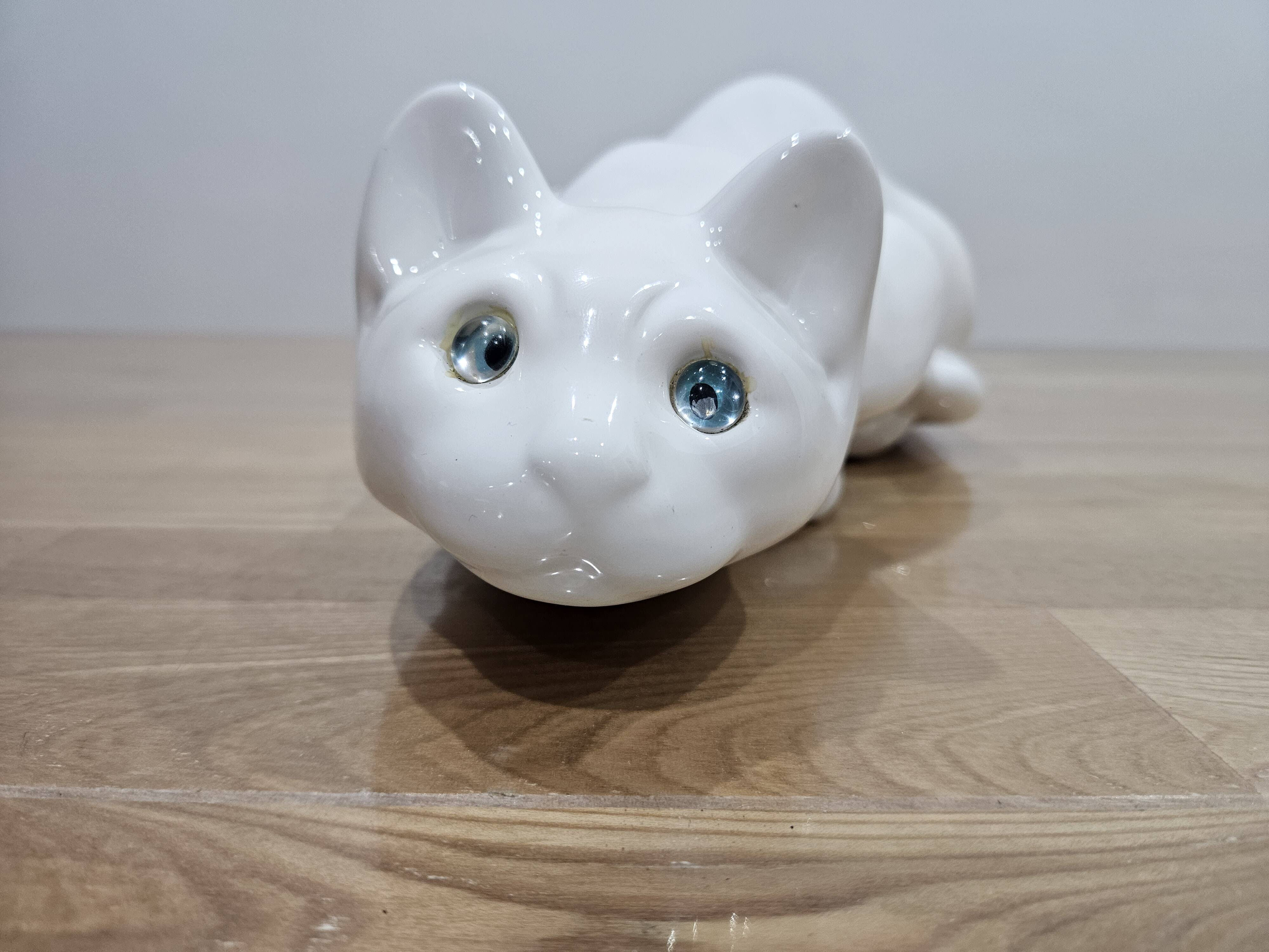 Elpa Alcobaca Portugal Ceramic White Cat Blue Glass Eyes, 1980s
