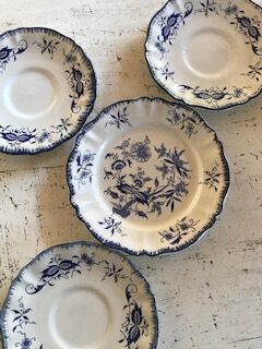 Lot of 4 vintage plates