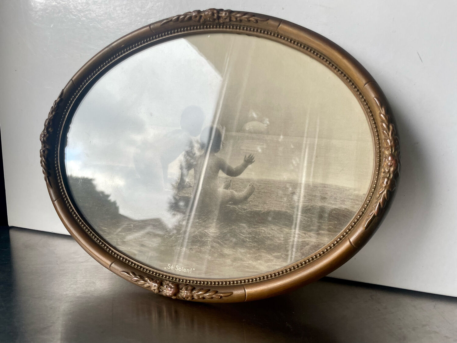 Oval Antique Wooden Frame 32 cm x 25 cm