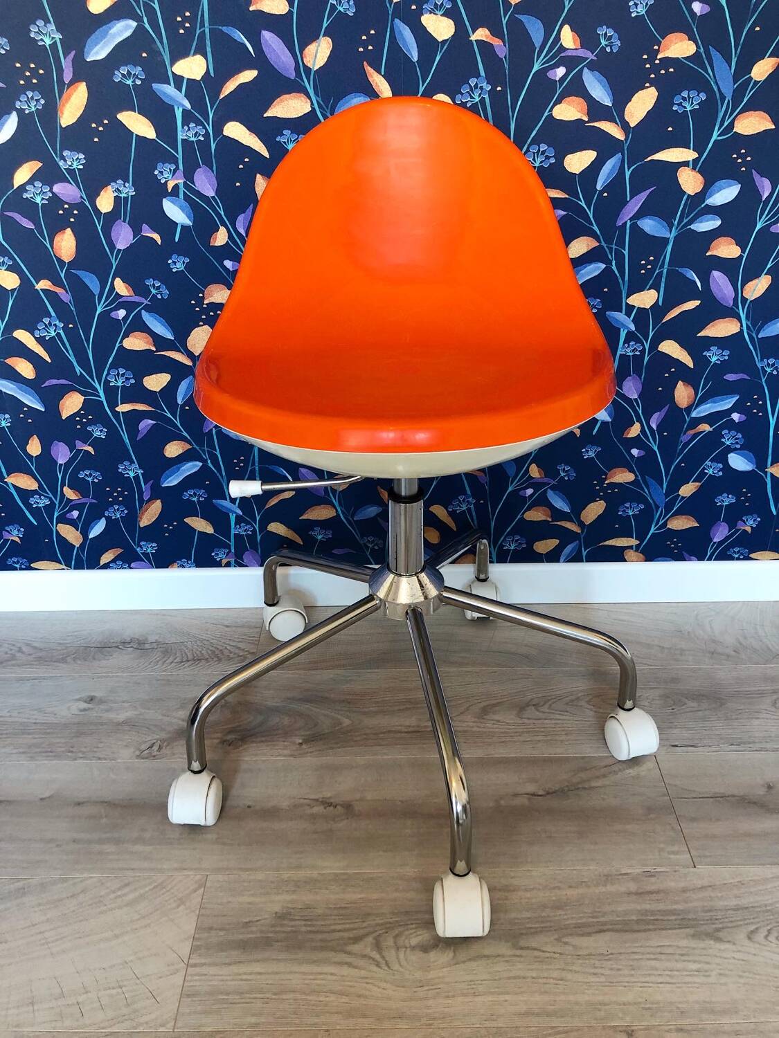 Vintage Armet Greta Chair
