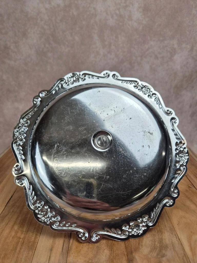 Small vintage round display stand in chrome metal – rococo style