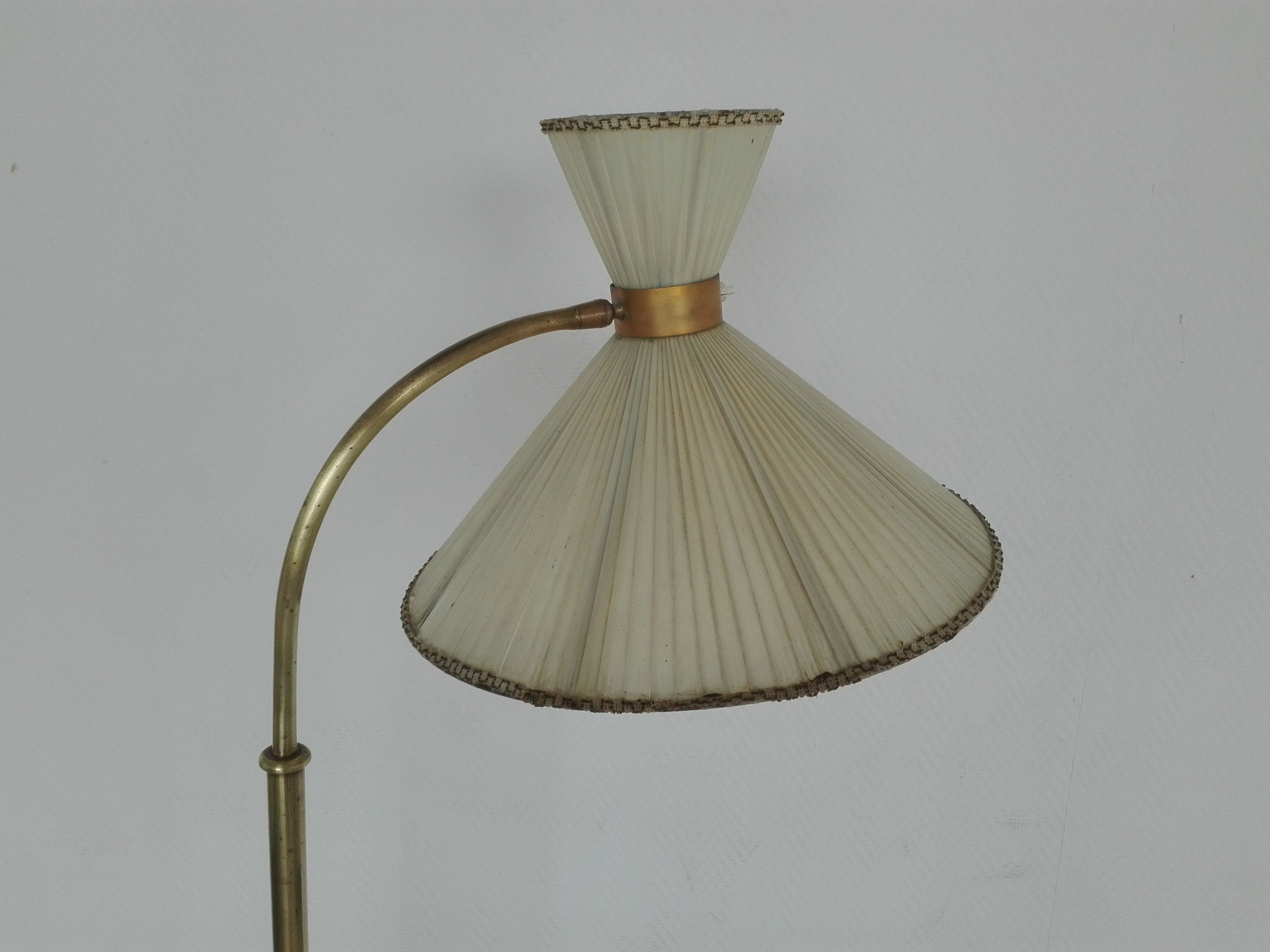 Floor lamp