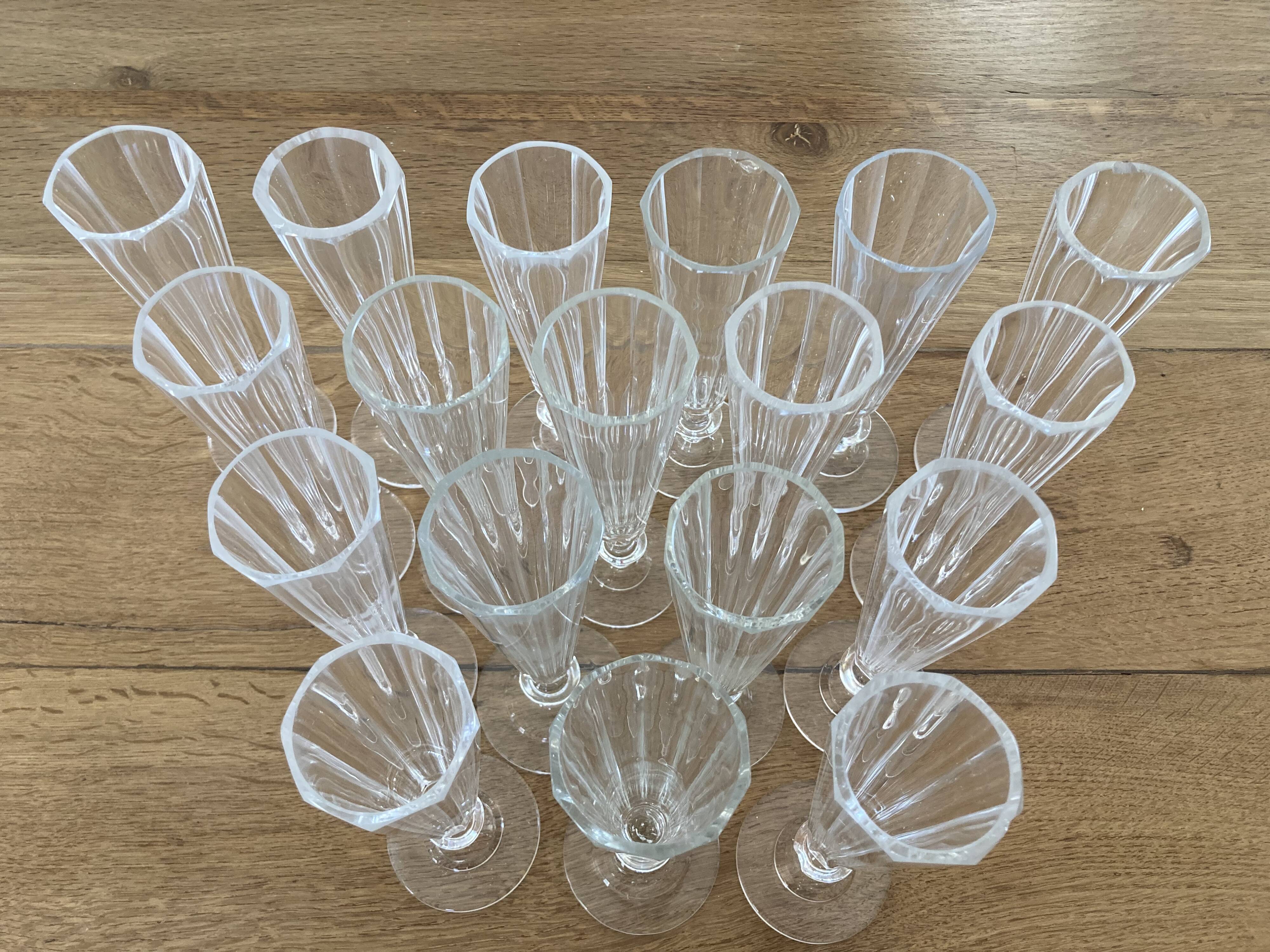 16 crystal champagne flutes