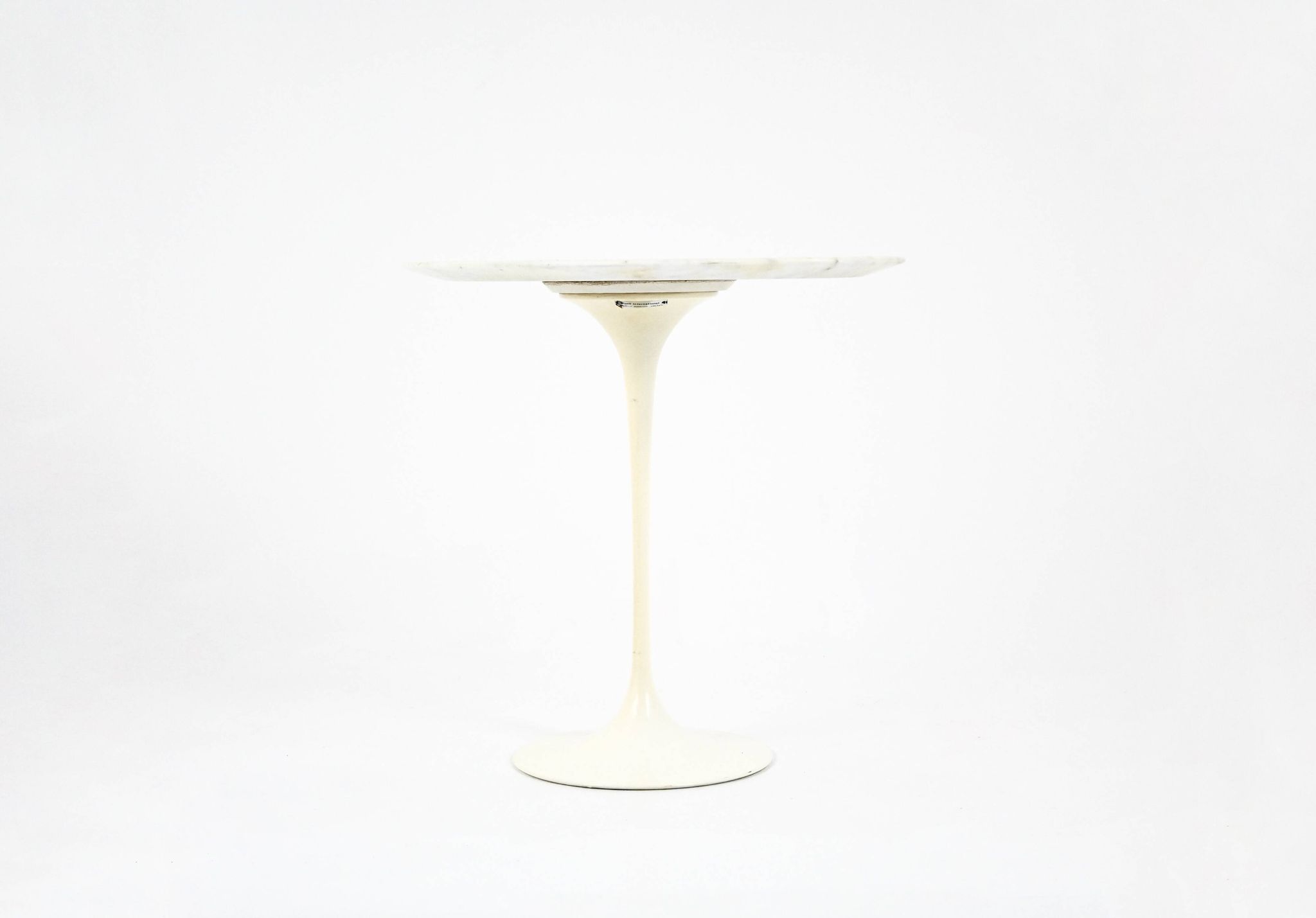 Oval side table by Eero Saarinen for Knoll International, 1960s