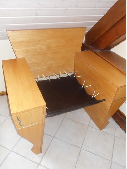 Chair 1980 in wood and leather sting SADDLER