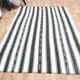 Tapis plat à rayures blanches et noires 152 x 243 cm