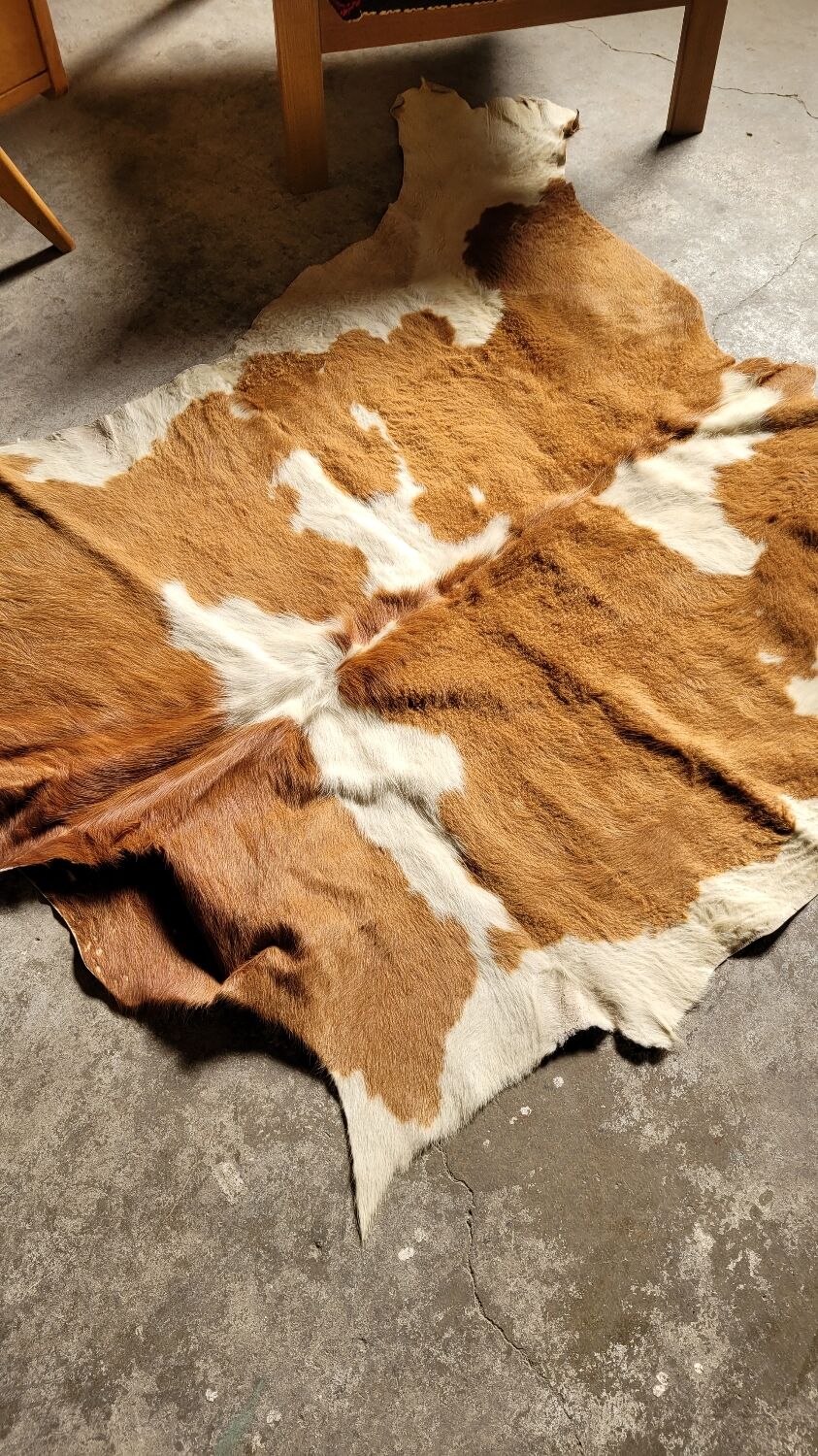 Tapis peau de vache vintage 1970