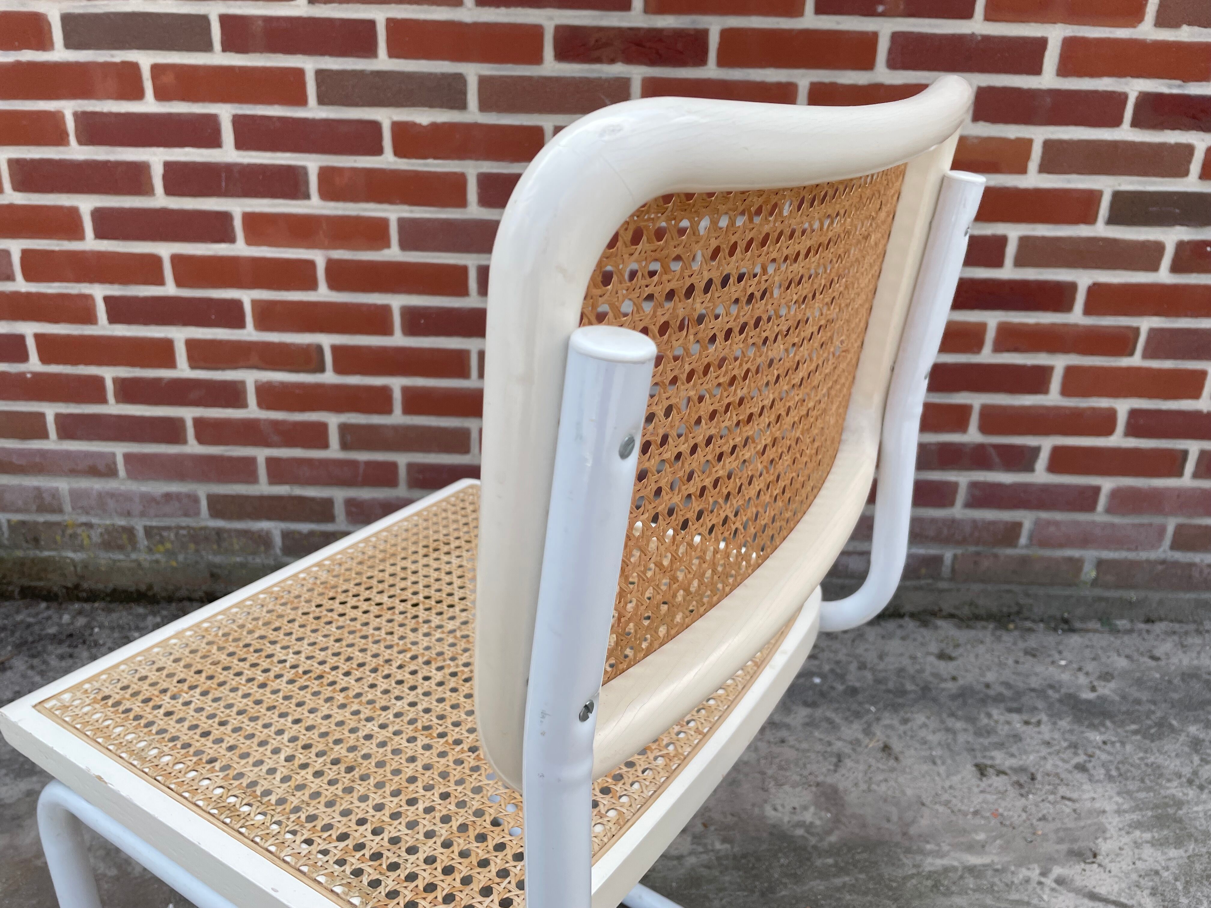 Set of 4 Cesca b32 model chairs in white