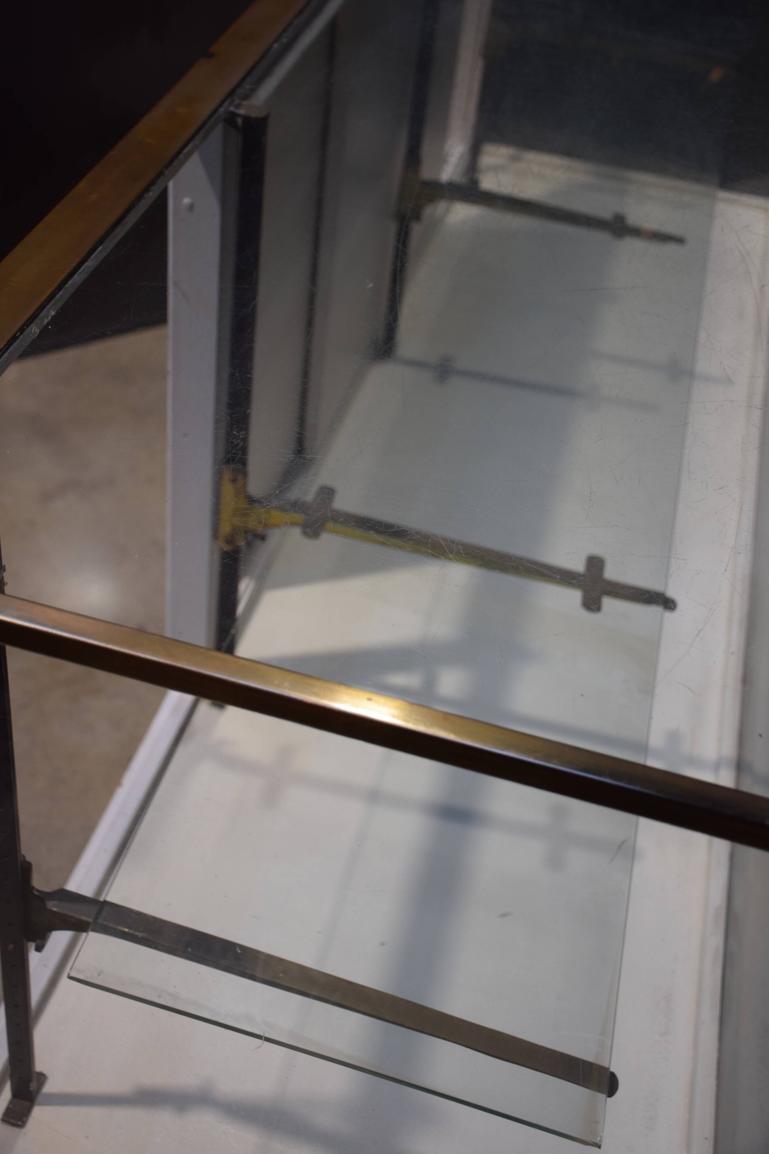 Display cabinet - 1920s