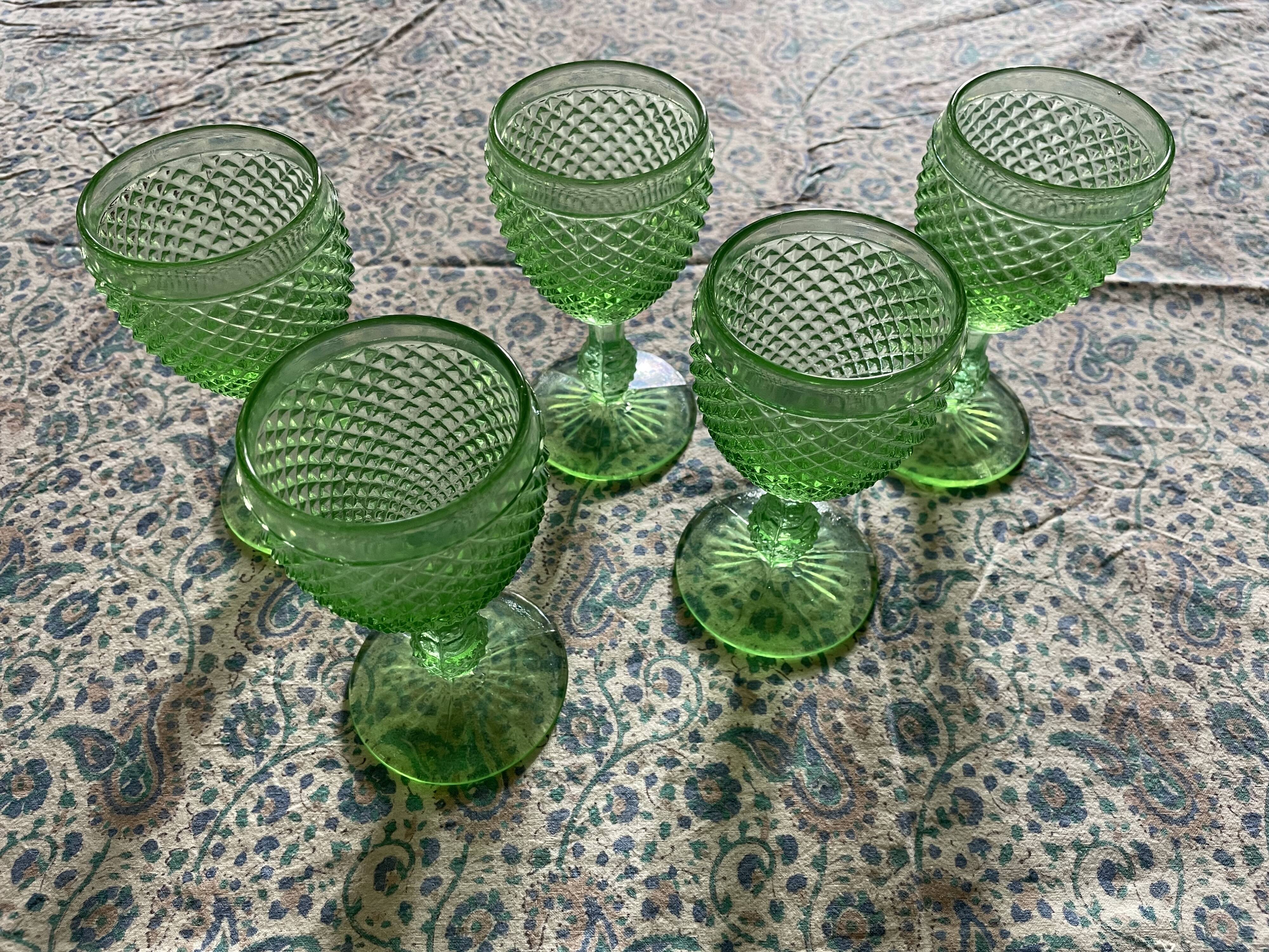 Green diamond tip stemmed glasses