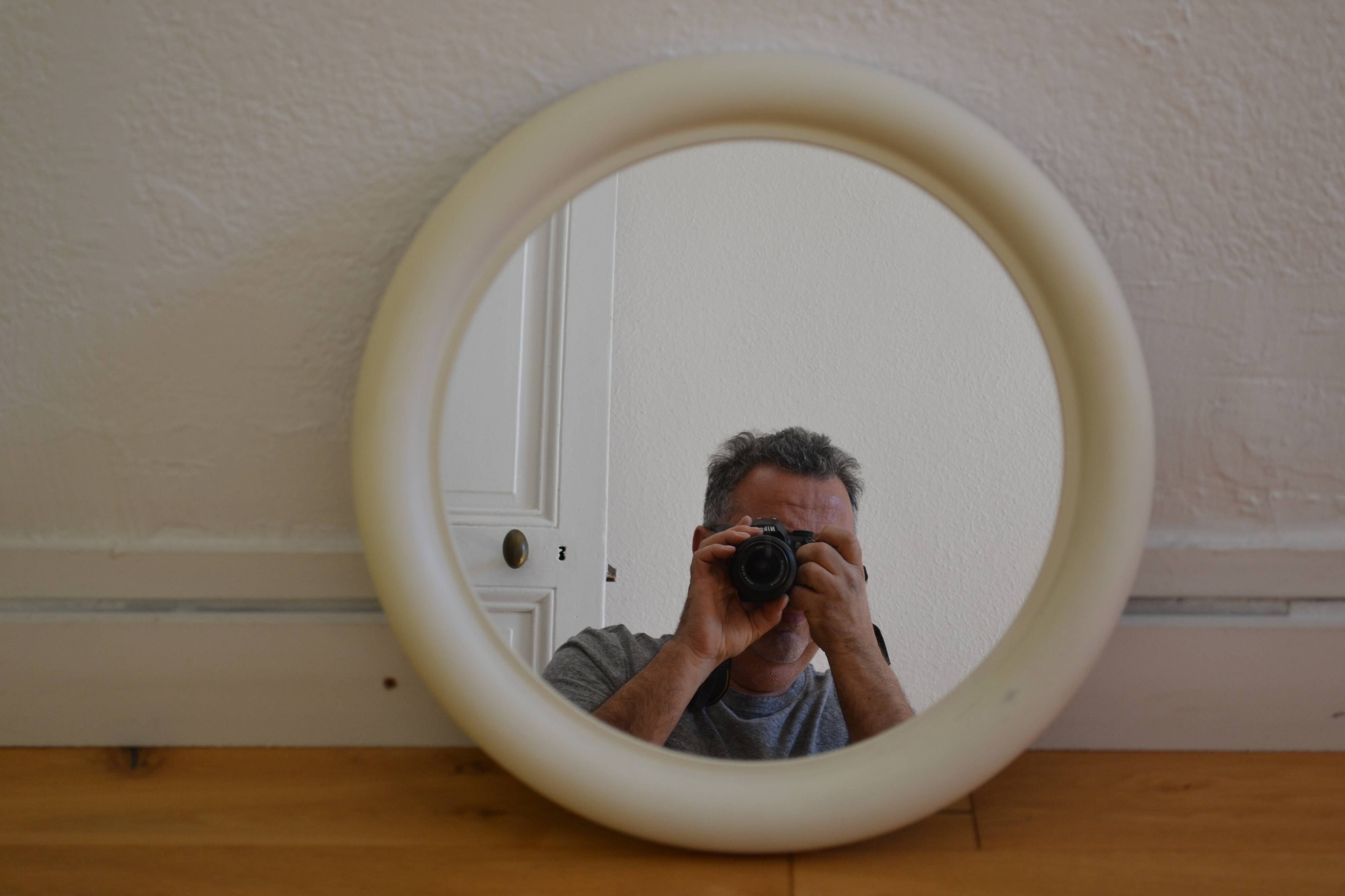 round white plastic mirror 1970s 1970 United Kingdom D:44cm