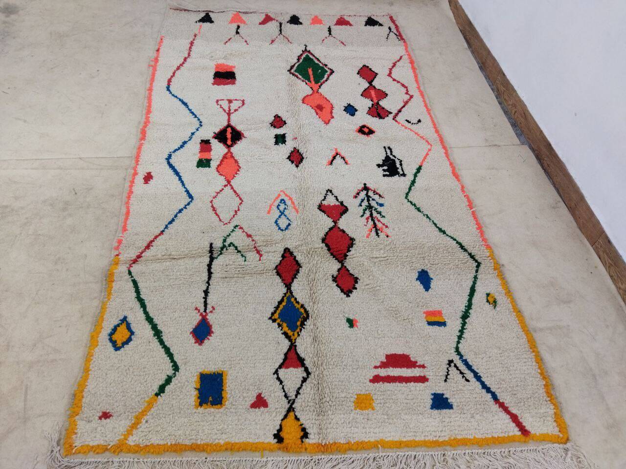 Handmade wool Berber rug 278x152cm