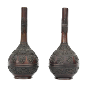 Paire de vases en bronze