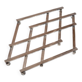 Silver metal extendable trivet