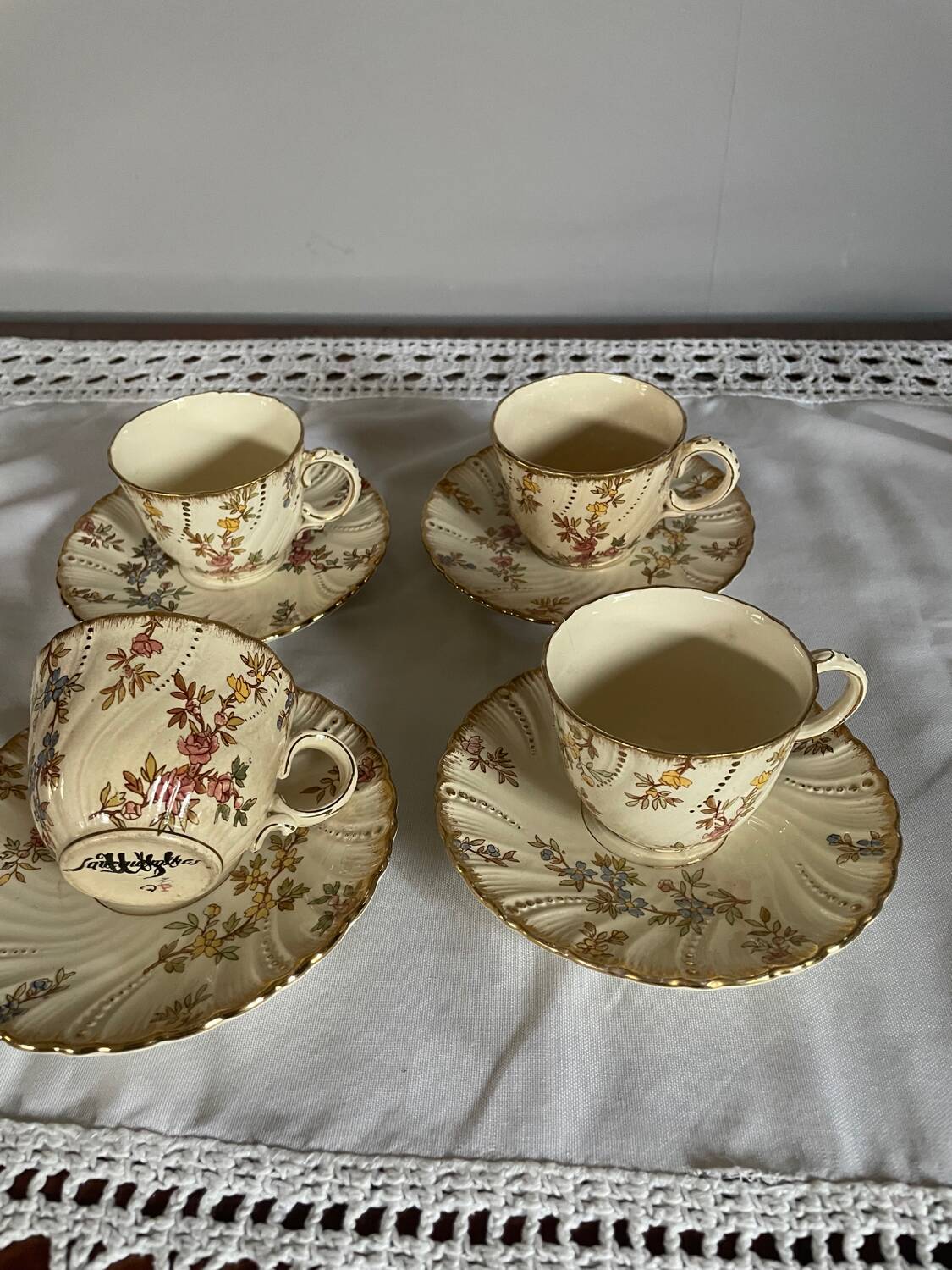 Tasses à café et soucoupes Louis XV Sarreguemine