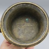 Bronze pedestal bowl with leaf decoration