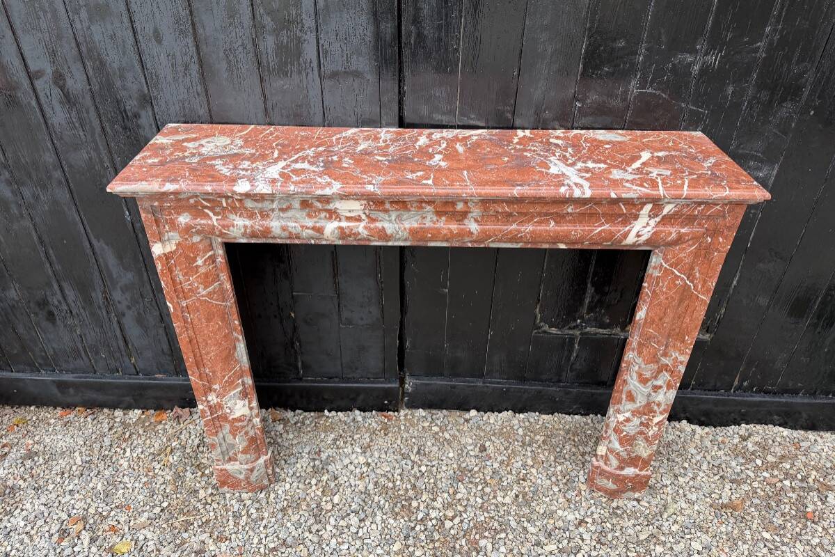 Louis XIV style fireplace in Rance marble, circa 1880.