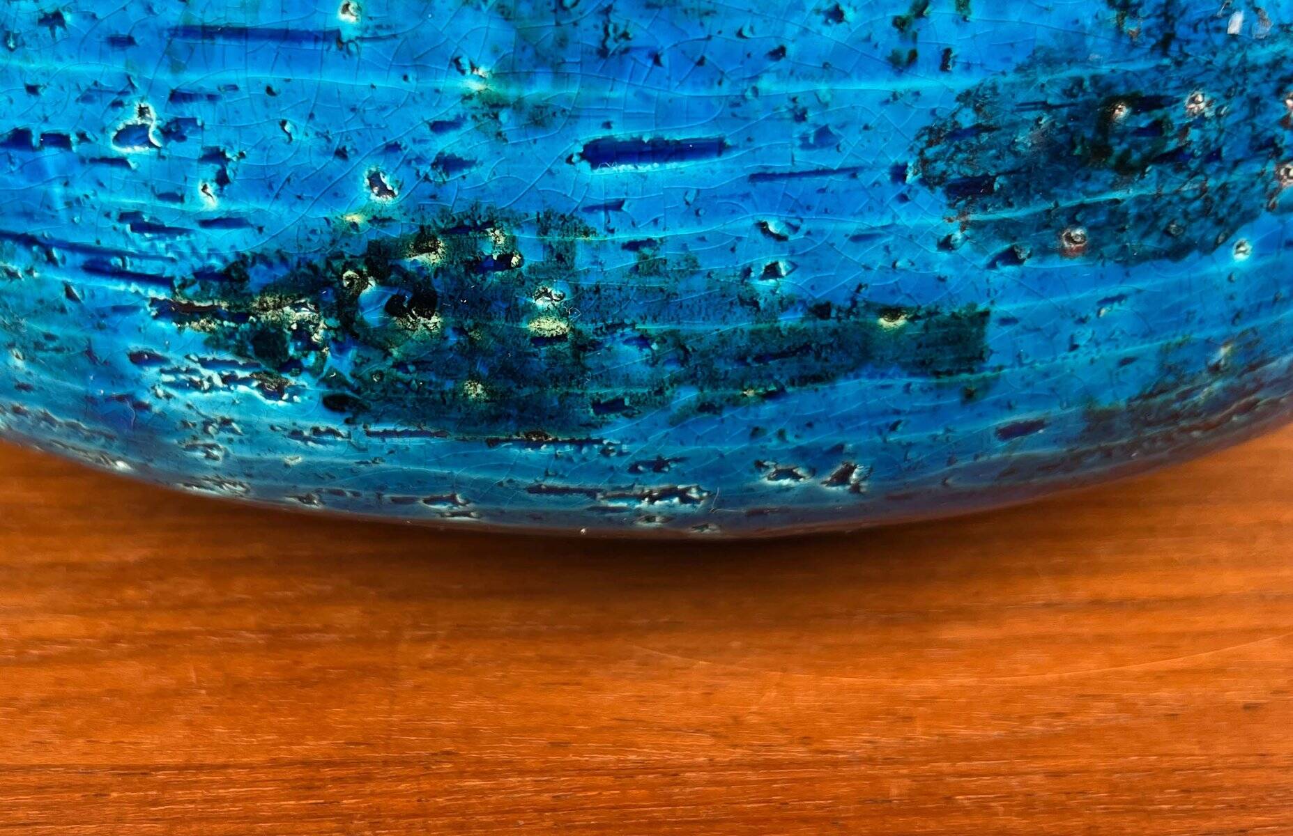 Bowl in the shape of a fish, modern fish from the mid-century by Aldo Londi for Bitossi, Italy, 1960s.