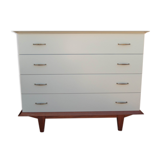 Scandinavian chest of drawers
