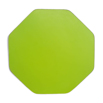 Green octagonal flat bottom in formica